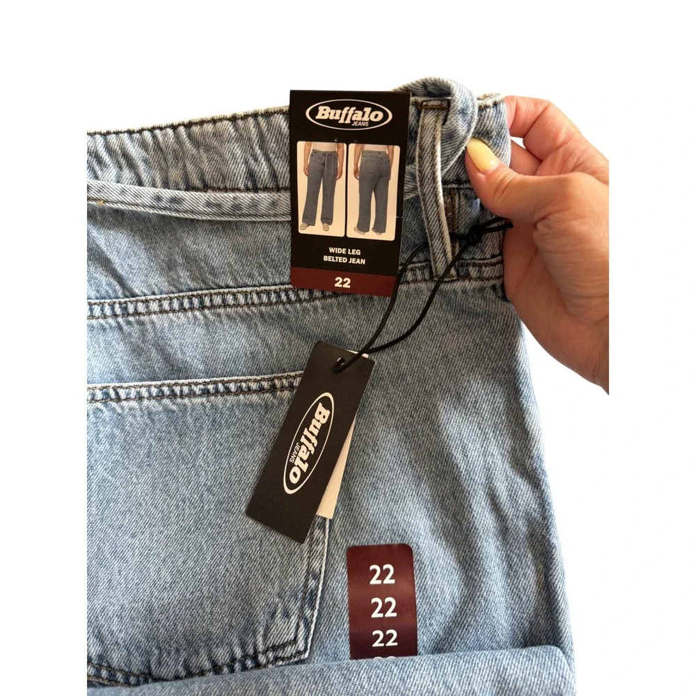 Buffalo David Bitton Wide Leg Belted Jeans Light Wash Denim Size 22 30 Inseam